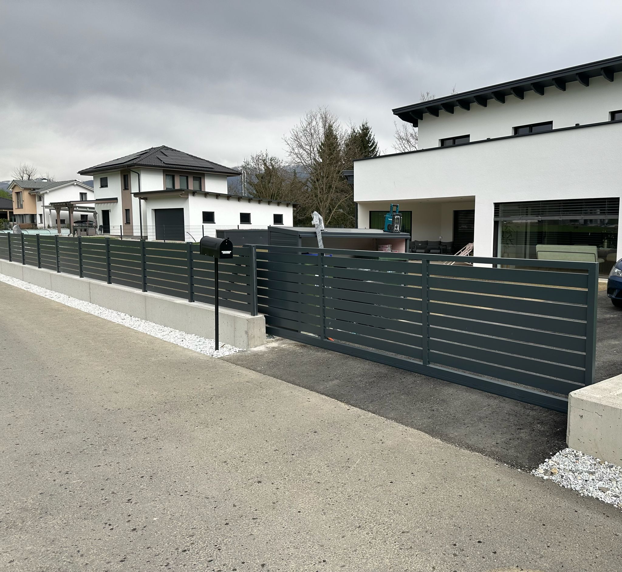 Moderne Aluminium-Gartenzäune von Eurossa 3