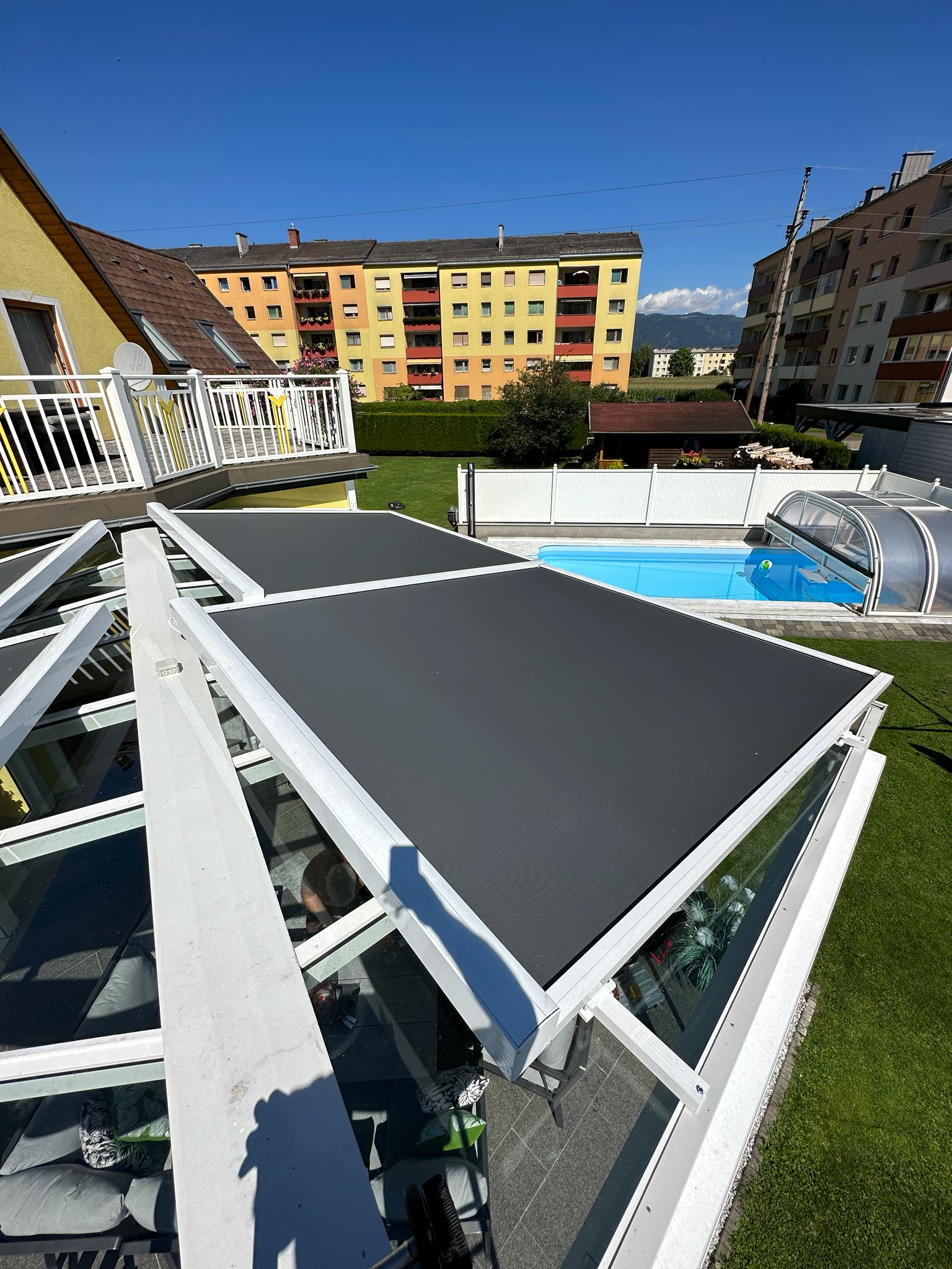 Pergola-System mit ZIP-Screens 5