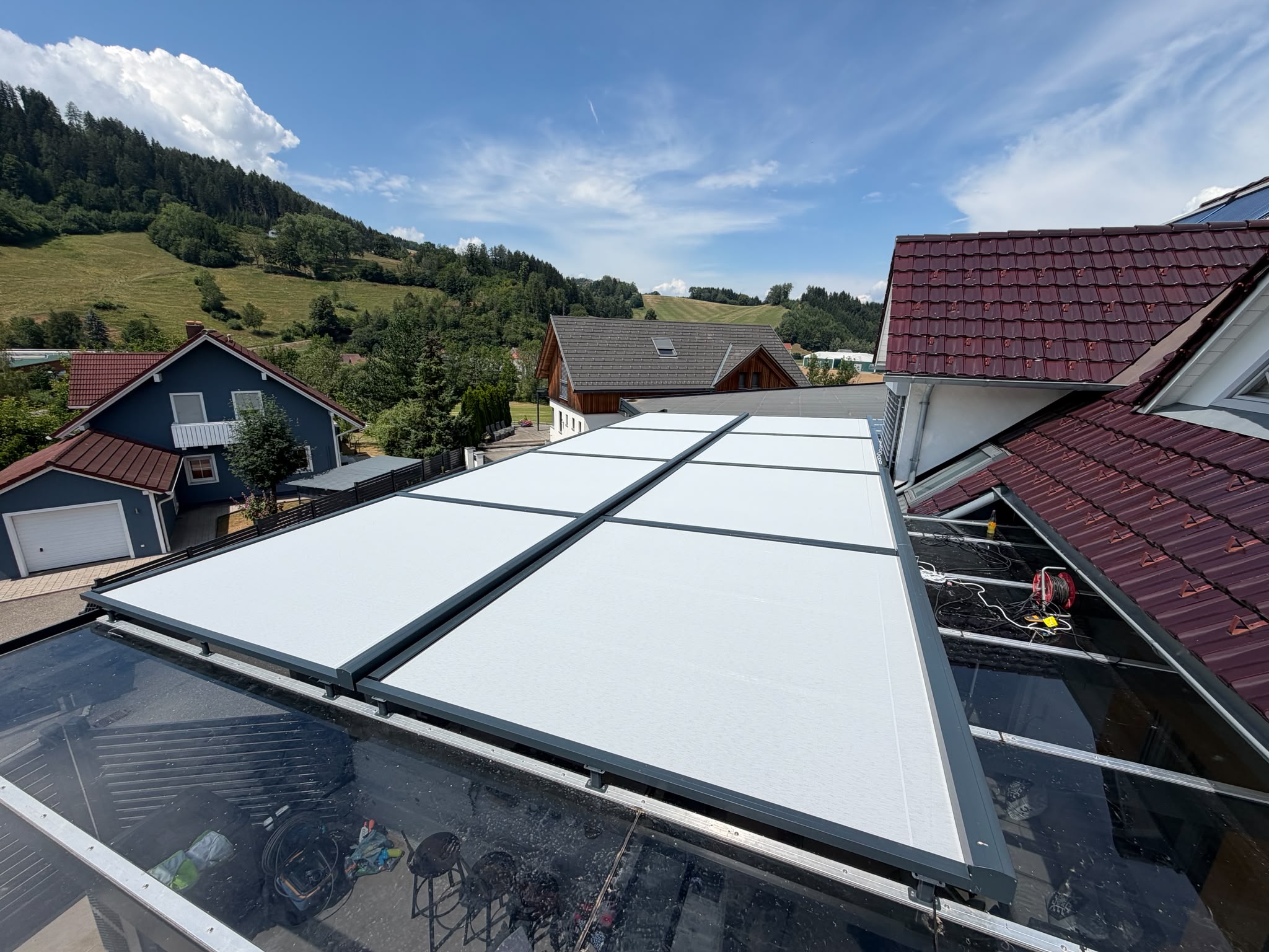 ZIP Sky Screen – Premium Beschattungssystem für Terrassen 3